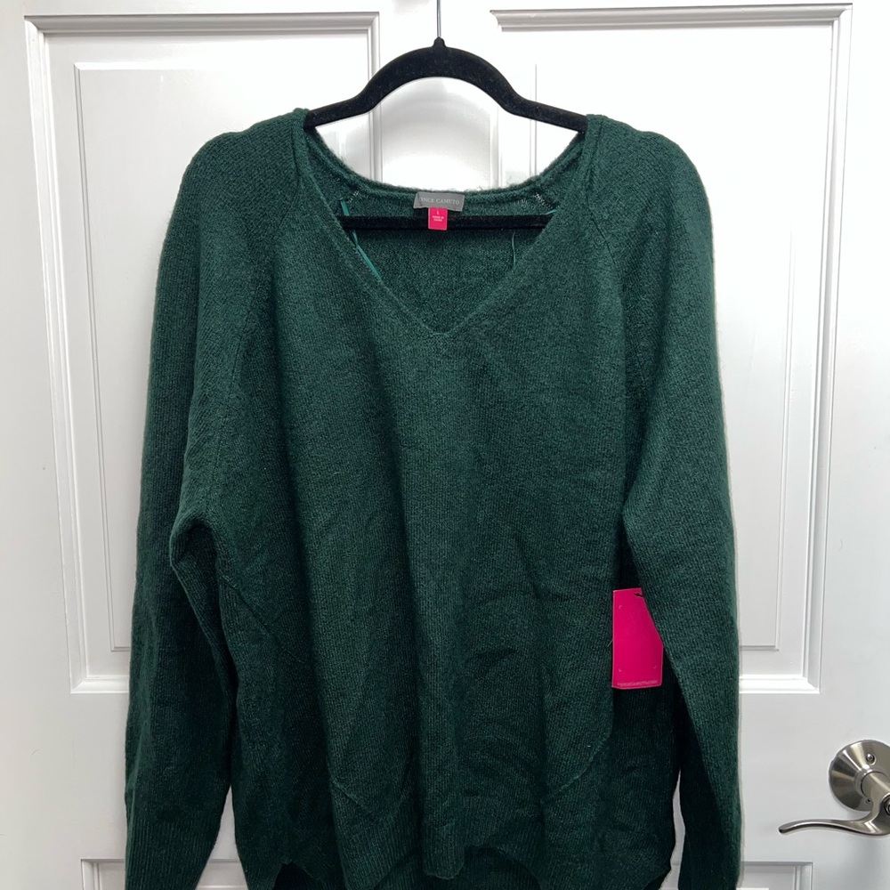 Vince Camuto Green V-Neck Sweater